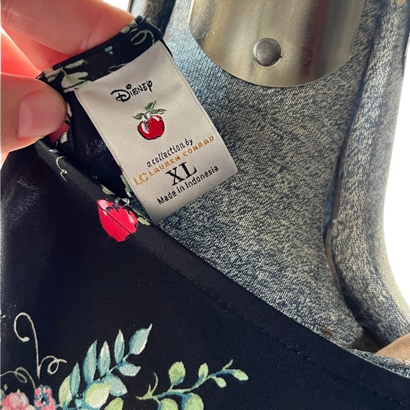 Disney Collection by LC Lauren Conrad Snow White Apples sequined blouse - Picture 7 of 7